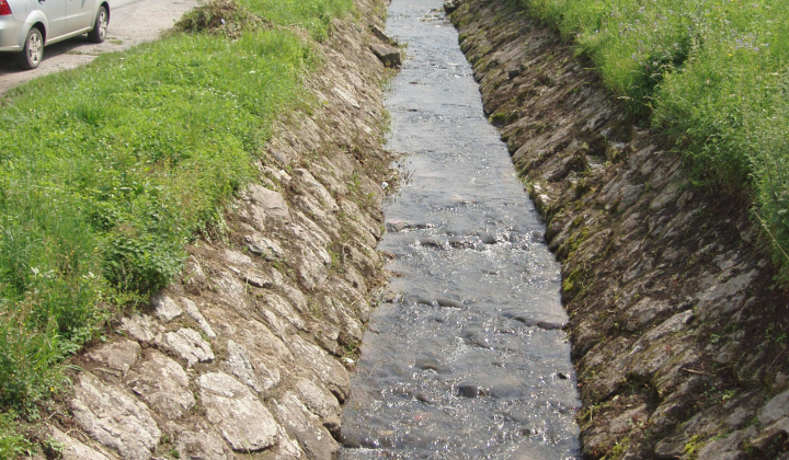 15. fotografia fotogalérie Čistenie Kostoľanského potoka a rygolov 2011