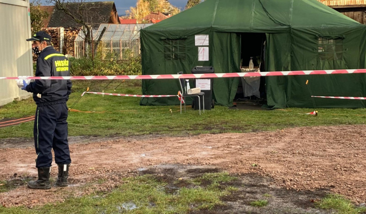 4. fotografia fotogalérie 31.10.2020 - Testovanie COVID -19 - FOTO - foto